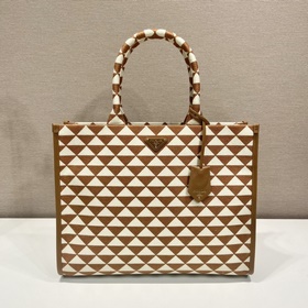 Prada Сумка из ткани с вышивкой Артикул： 1BA356 Большой размер Б