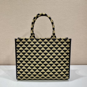 Prada Сумка из ткани с вышивкой Артикул： 1BA356 Большой размер Б