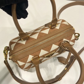 Prada Вышитая ткань Модель： 1BA846 Подушка Эта сумка-подушка с в