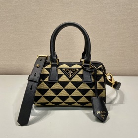 Prada Вышитая ткань Модель： 1BA846 Подушка Эта сумка-подушка с в