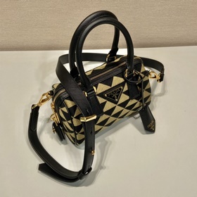 Prada Вышитая ткань Модель： 1BA846 Подушка Эта сумка-подушка с в