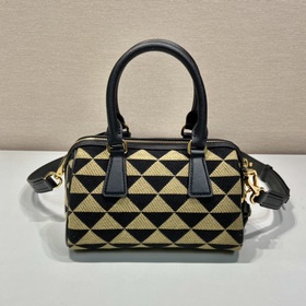 Prada Вышитая ткань Модель： 1BA846 Подушка Эта сумка-подушка с в