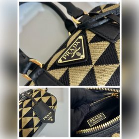 Prada Вышитая ткань Модель： 1BA846 Подушка Эта сумка-подушка с в