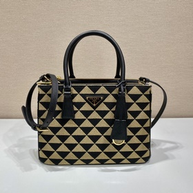 Prada Сумка из вышитого материала Артикул： 1BA863 Сумка «Killer»