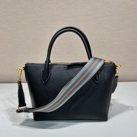 Prada Новая сумка с двумя ремнями Модель： 1BA111 Двойные ремни Э