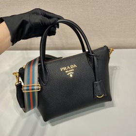 Prada Новая сумка с двумя ремнями Модель： 1BA111 Двойные ремни Э