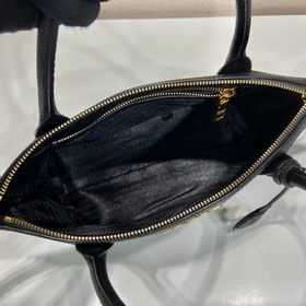 Prada Новая сумка с двумя ремнями Модель： 1BA111 Двойные ремни Э