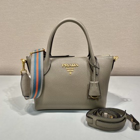 Prada Новая модель с двумя ремнями Модель： 1BA111 Двойные ремни
