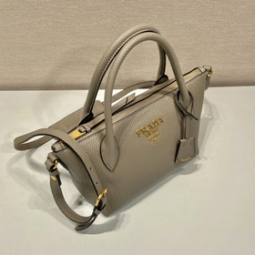Prada Новая модель с двумя ремнями Модель： 1BA111 Двойные ремни 