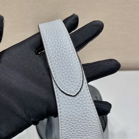 Prada  Сумка-корзина Новая модель модели： 1BC127 Новый цвет/ледя