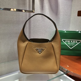 Prada  Сумка для продуктов Новая модель сумка-ведро Артикул： 1BC