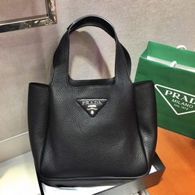 Prada  Сумка для продуктов Новая модель сумка-ведро Артикул： 1BG