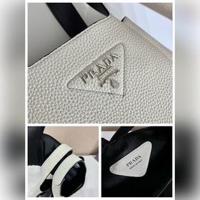 Prada  Сумка для продуктов Новая модель сумка-ведро Артикул： 1BG