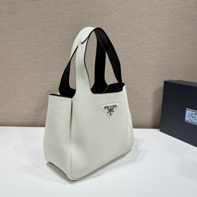 Prada  Сумка для продуктов Новая модель сумка-ведро Артикул： 1BG