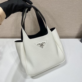 Prada  Сумка для продуктов Новая модель сумка-ведро Артикул： 1BG