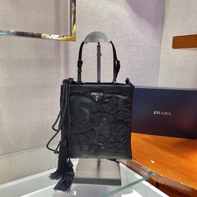 Prada Ограниченная серия с вышивкой Большая сумка с модным рисун