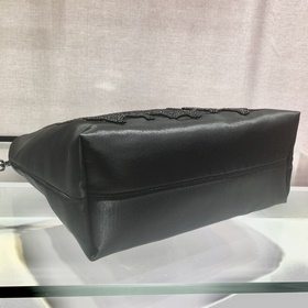 PRADA Ограниченная серия сумок с вышитыми бусинами. Новая модель