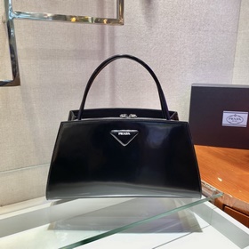 PRADA Новый номер модели： 1BA327 Эта сумка из весенне-летней ко