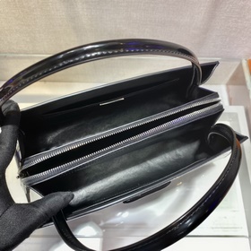 PRADA Новый номер модели： 1BA327 Эта сумка из весенне-летней ко