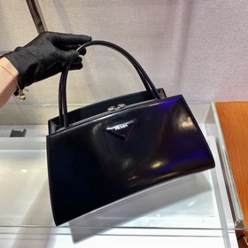 PRADA Новый номер модели： 1BA327 Эта сумка из весенне-летней ко