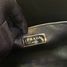 PRADA Новый номер модели： 1BA327 Эта сумка из весенне-летней ко