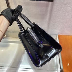PRADA Новый номер модели： 1BA327 Эта сумка из весенне-летней ко