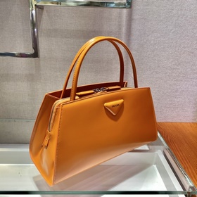 PRADA Новый номер модели： 1BA327 Эта сумка из весенне-летней кол