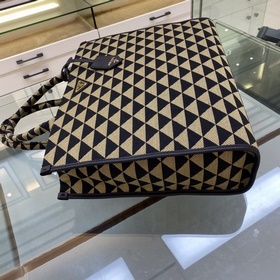 Prada сумка из вышитого материала, модель 1BA356, большая, без д