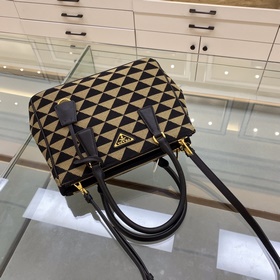 Prada Сумка из вышитого материала Артикул： 1BA863 Сумка-киллер Э