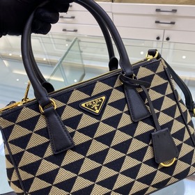 Prada Сумка из вышитого материала Артикул： 1BA863 Сумка-киллер Э