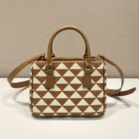 Prada Сумка из ткани с вышивкой Артикул： 1BA906 Мини-сумка Kille