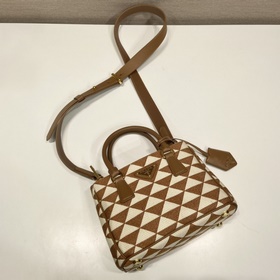 Prada Сумка из ткани с вышивкой Артикул： 1BA906 Мини-сумка Kille