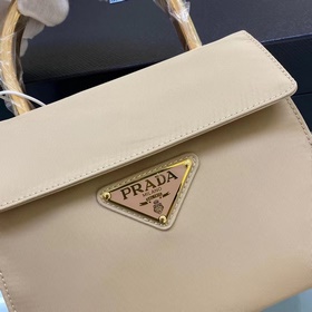 Prada Ретро сумка Модель 1BH608 Лаконичный и элегантный дизайн, 