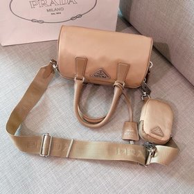 Prada  Новейшая сумка-подушка Boston 3 в 1 Артикул： 1BB846 Клас