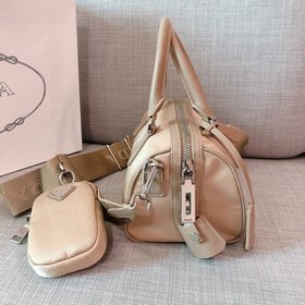 Prada  Новейшая сумка-подушка Boston 3 в 1 Артикул： 1BB846 Клас