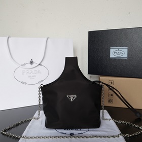 Prada Артикул： 1NE616 Популярная сумка для продуктов Эта сумка д