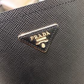 Prada Двойная сумка-ведро Артикул： 1BA212 Популярная во всем мир