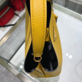Prada Двойная сумка-ведро Артикул： 1BA212 Популярная во всем мир
