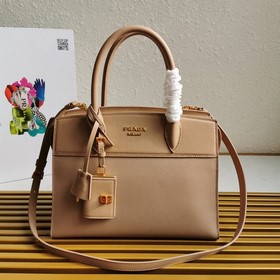 Сумка Prada из кожи Saffiano и телячьей кожи Кожа Двойные ручки