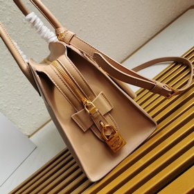 Сумка Prada из кожи Saffiano и телячьей кожи Кожа Двойные ручки 