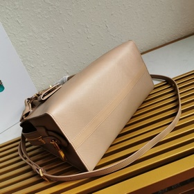 Сумка Prada из кожи Saffiano и телячьей кожи Кожа Двойные ручки 