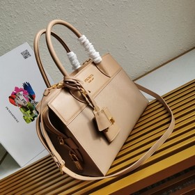 Сумка Prada из кожи Saffiano и телячьей кожи Кожа Двойные ручки 
