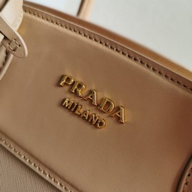 Сумка Prada из кожи Saffiano и телячьей кожи Кожа Двойные ручки 