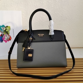 Сумка Prada из кожи Saffiano и телячьей кожи Двойные ручкиз кожи