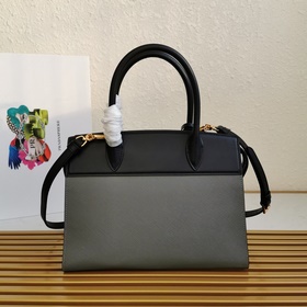 Сумка Prada из кожи Saffiano и телячьей кожи Двойные ручкиз кожи