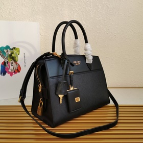 Сумка Prada из кожи Saffiano и телячьей кожи Кожа Двойные ручки 