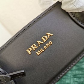 Сумка Prada из кожи Saffiano и телячьей кожи Кожа Двойные ручки 