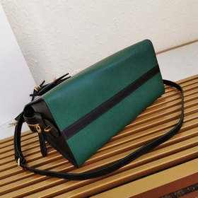 Сумка Prada из кожи Saffiano и телячьей кожи Кожа Двойные ручки 