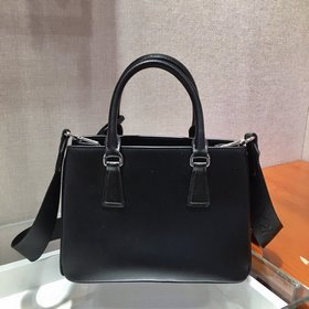 Prada Новая сумка Killer Bag 3-в-1 Артикул： 1BA296 Эта сумка-уби