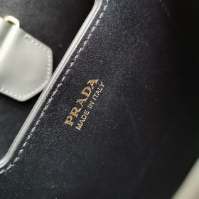 Сумка через плечо PRADA Модель： 1BA212 Изготовлена из импортной к